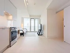 3900 Confederation Parkway 3702, Mississauga, ON L5B 0M3