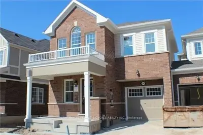 Att/Row/Townhouse in Brampton
