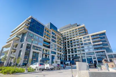 Common Element Condo in Oakville