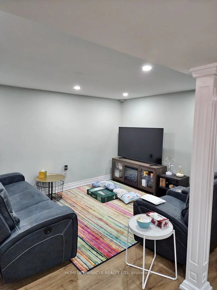 2385 Hargood Place Lower, Mississauga, ON L5M 3G2