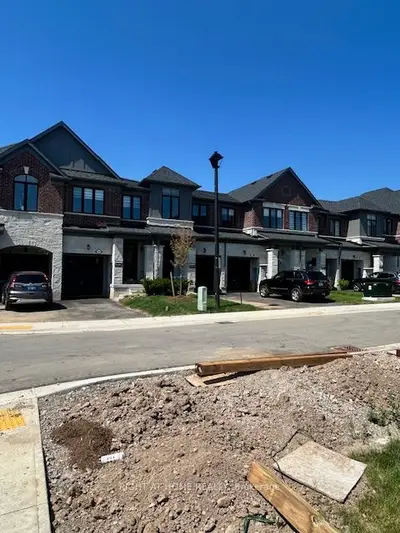 Att/Row/Townhouse in Burlington