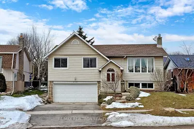 Detached in Burlington