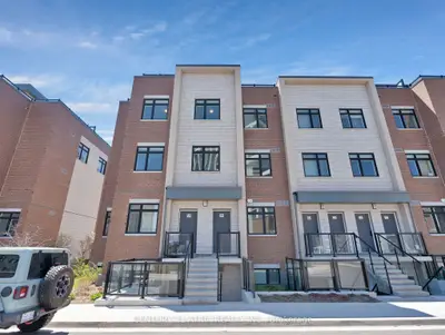 Condo Townhouse in Mississauga