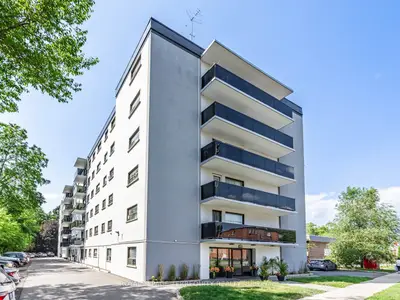 Condo Apartment in Burlington