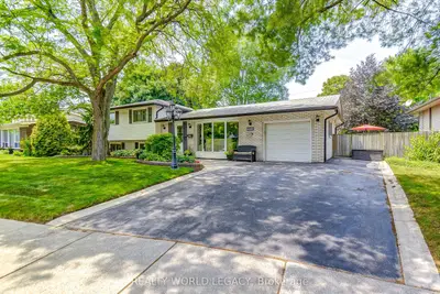 Detached in Burlington