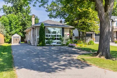 Detached in Oakville