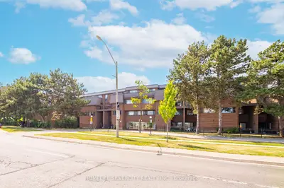 Condo Apartment in Mississauga