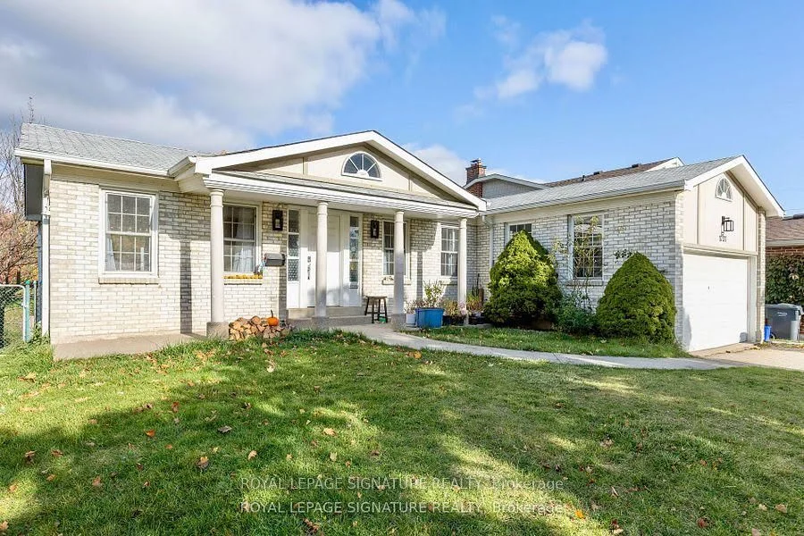 1737 Branchwood Park Main, Mississauga, ON L4W 2E5