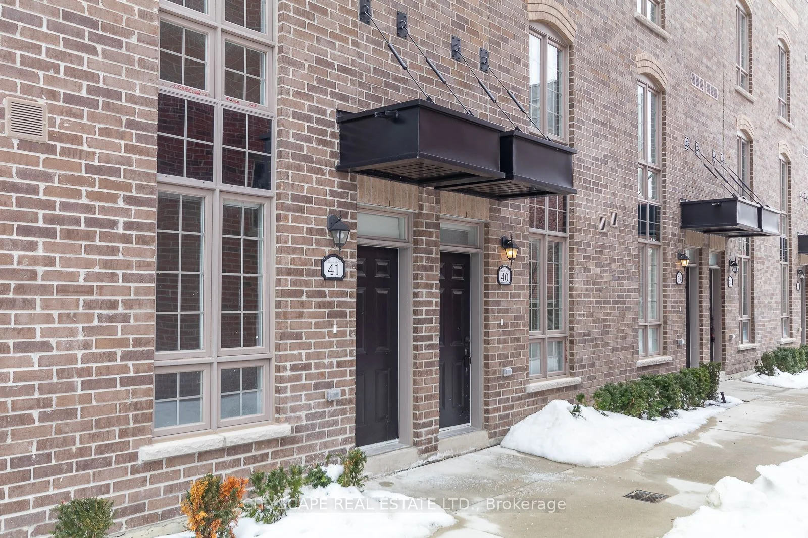 3 Elsie Lane 41, Toronto W02, On M6p 0b8