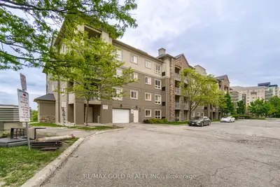 Condo Apartment in Brampton