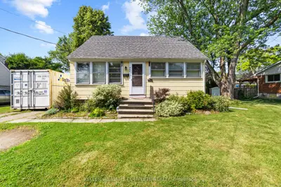 Detached in Burlington