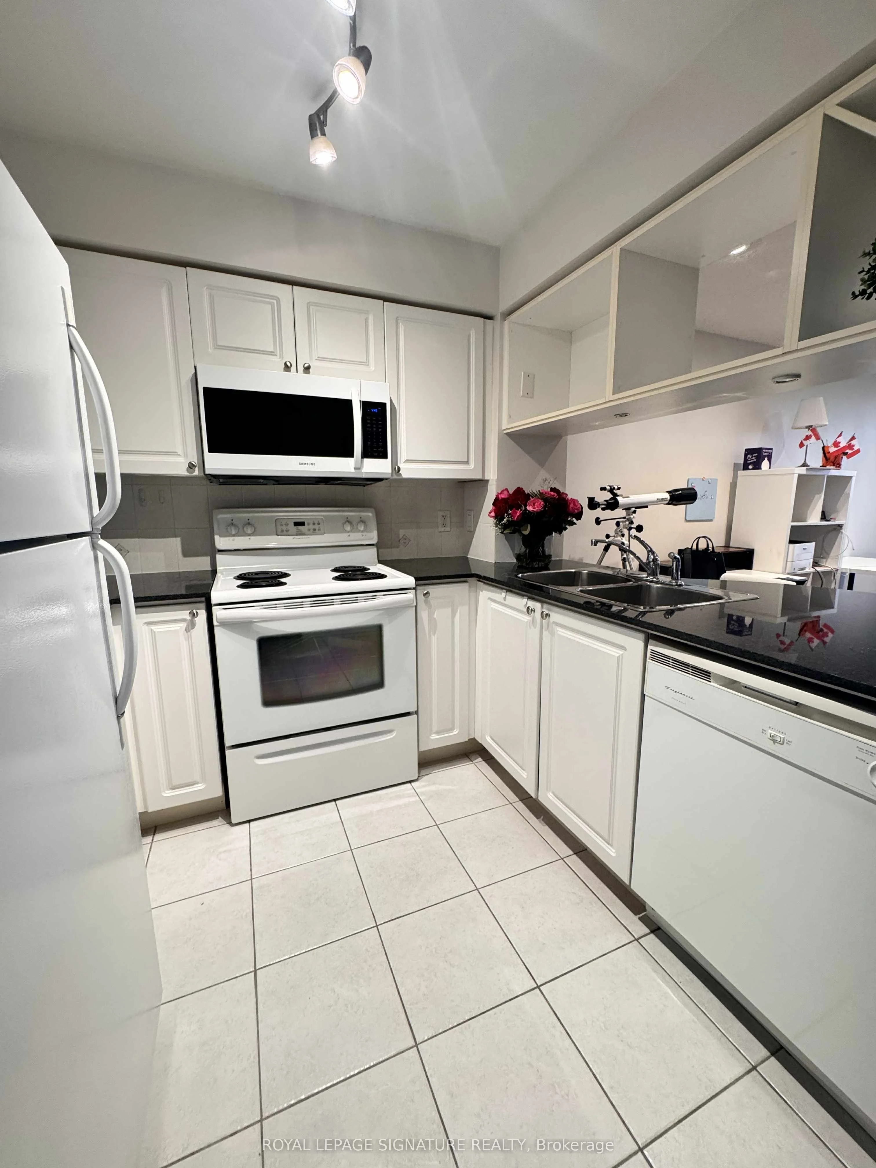 4090 Living Arts Drive 1707, Mississauga, ON L5B 4M8