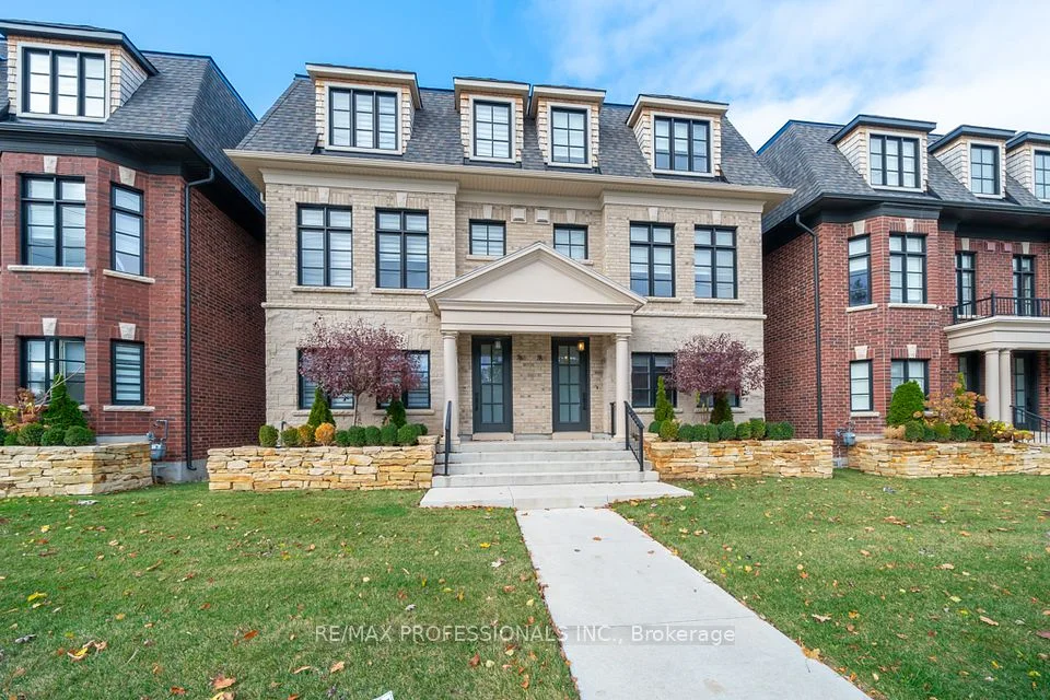 76A Thomas Street 8, Mississauga, ON L5M 1Y8