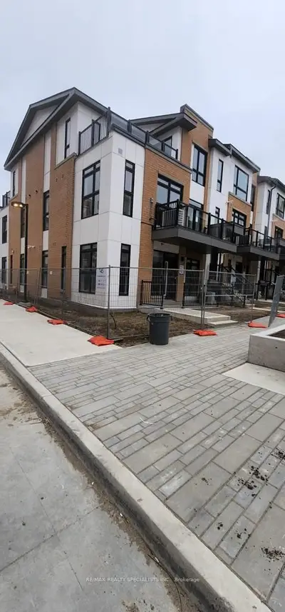 Condo Townhouse in Toronto