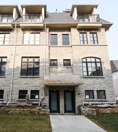 Condo Townhouse in Mississauga