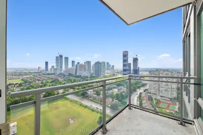 Condo Apartment in Mississauga