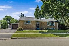 11 Nugent Road, Toronto W09, ON M9R 1N1