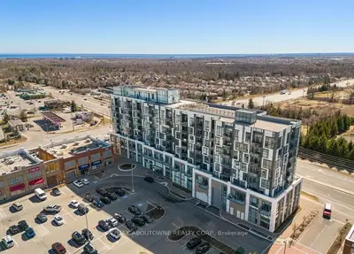 Condo Apartment in Oakville
