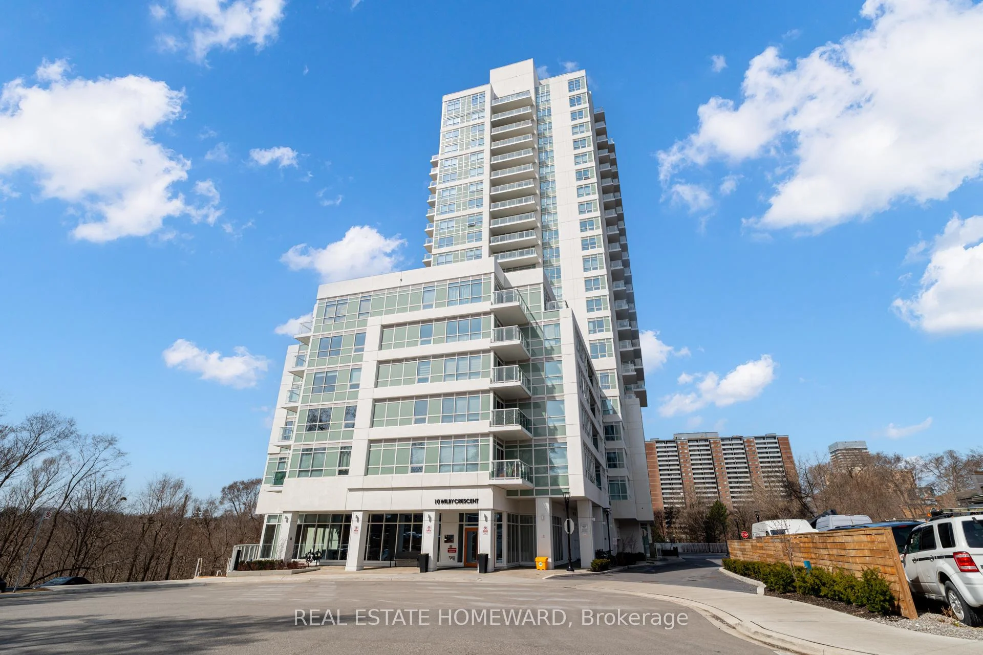 10 Wilby Crescent 1204, Toronto W04, On M9n 0b6