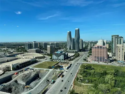 Condo Apartment in Mississauga