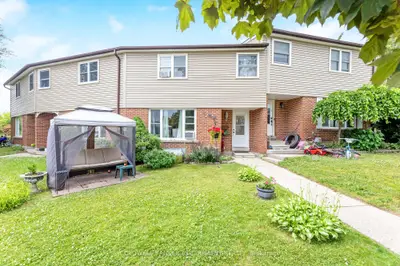 Condo Townhouse in Halton Hills