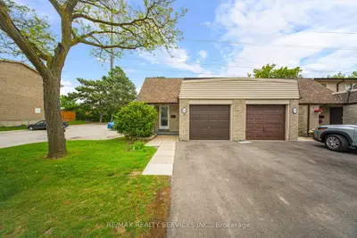 Condo Townhouse in Mississauga