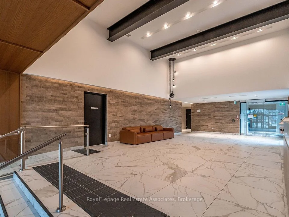 2300 St. Clair Avenue W 416, Toronto W02, ON M6N 1K8