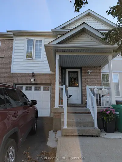 Att/Row/Townhouse in Brampton