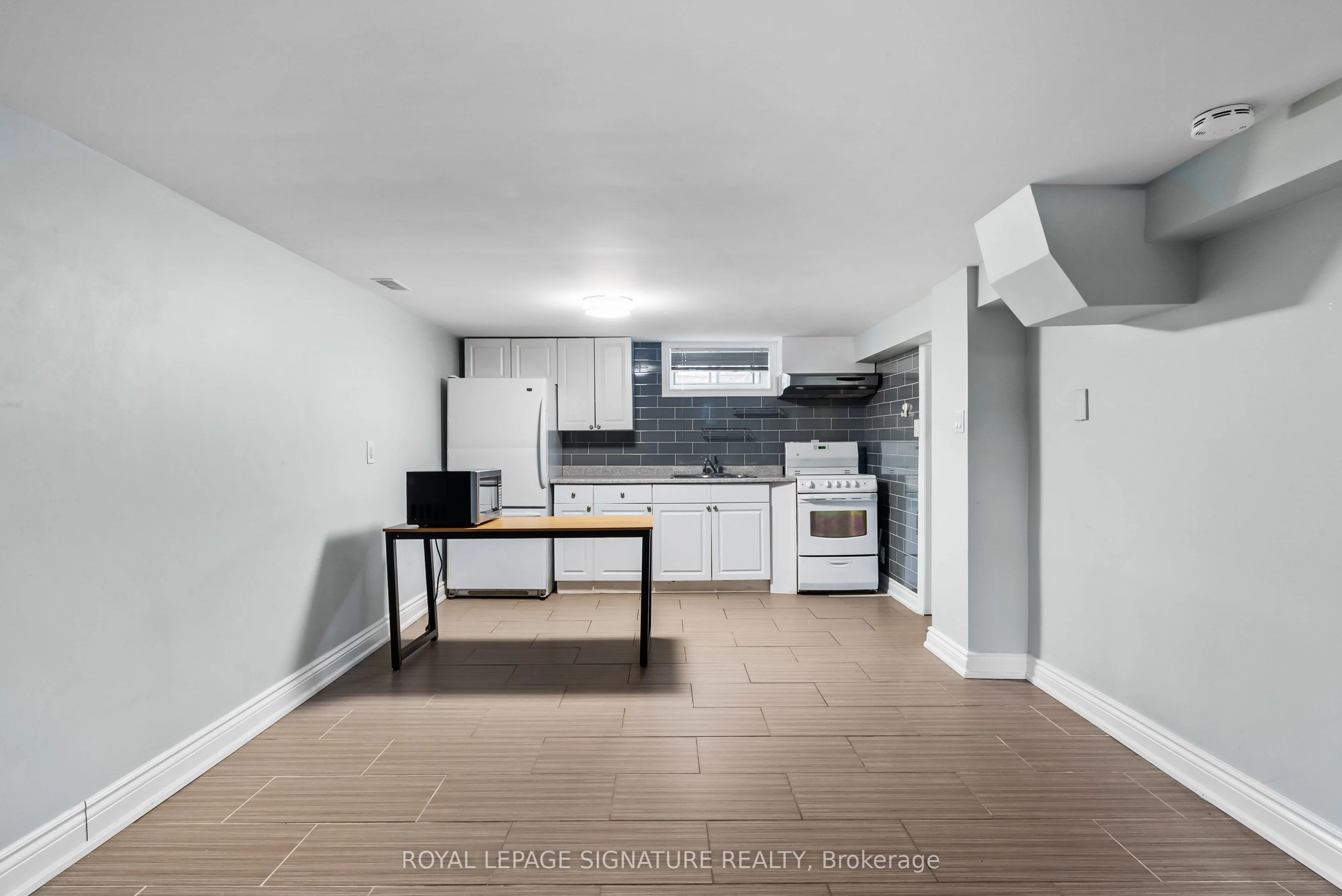 112 Foch Avenue Lower, Toronto W06, ON M8W 3Y1