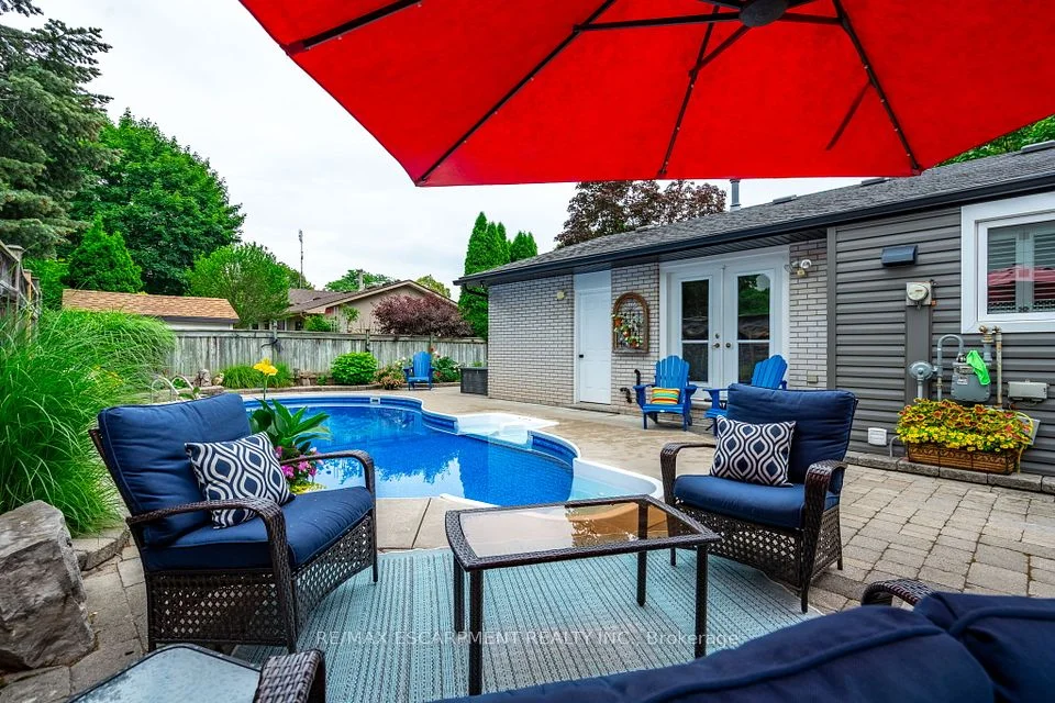 3237 Woodward Avenue, Burlington, ON L7N 2M6