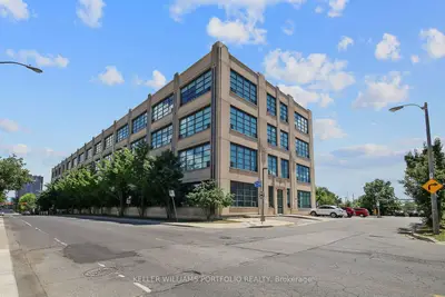 Condo Apartment in Toronto