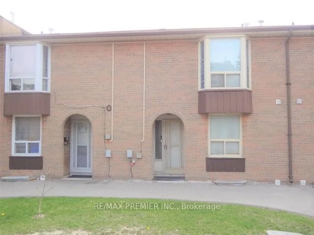 246 John Garland Boulevard 43, Toronto W10, ON M9V 1N8
