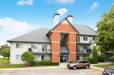 Condo Apartment in Oakville