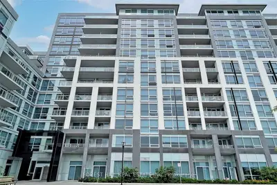 Condo Apartment in Milton