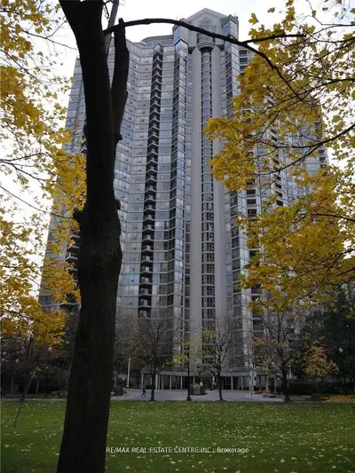 Condo Apartment in Mississauga