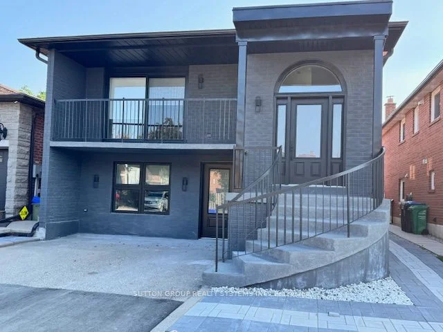 4425 Curia Crescent Suite #2, Mississauga, ON L4Z 2Y2