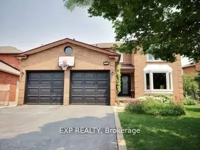 Detached in Oakville