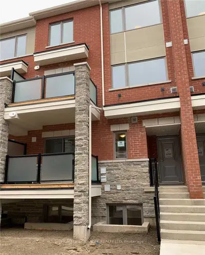 Condo Townhouse in Brampton