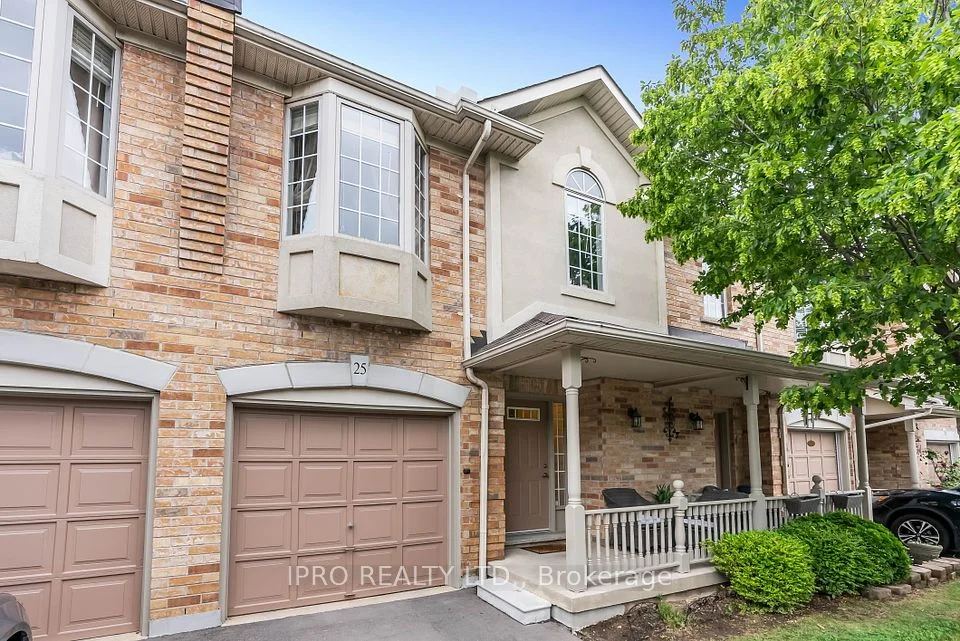 7385 Magistrate Trail S 25, Mississauga, ON L5W 1W8