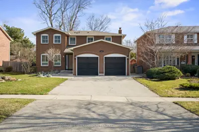 Detached in Oakville