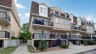 Condo Townhouse in Toronto