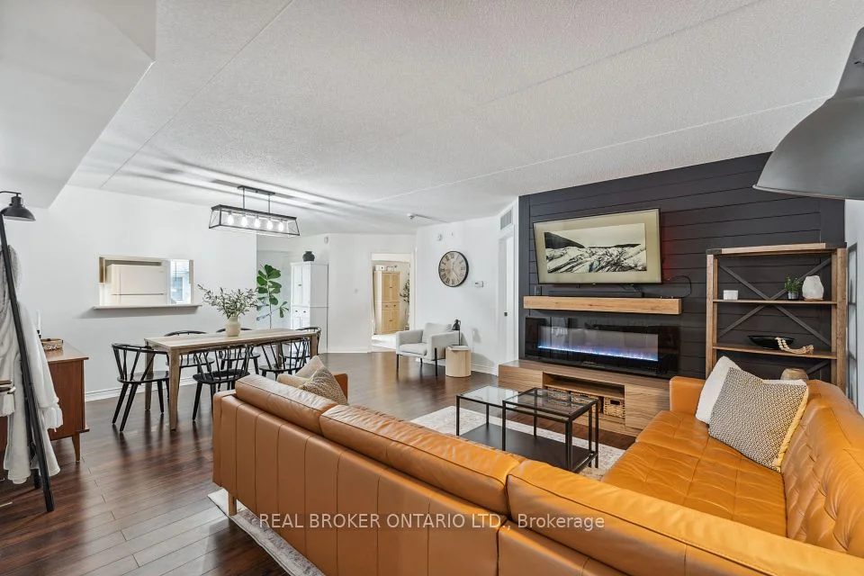 2010 Cleaver Avenue 101, Burlington, ON L7M 4C1