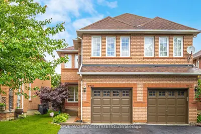 Semi-Detached in Mississauga