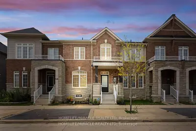 Att/Row/Townhouse in Brampton