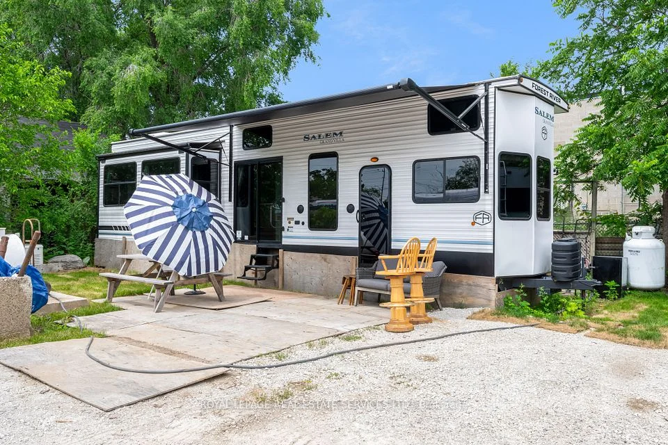 2380 Royal Windsor Drive 2, Oakville, ON L6J 7Y2