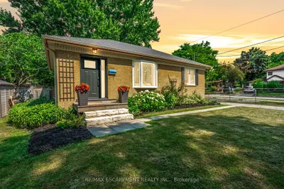 Detached in Burlington