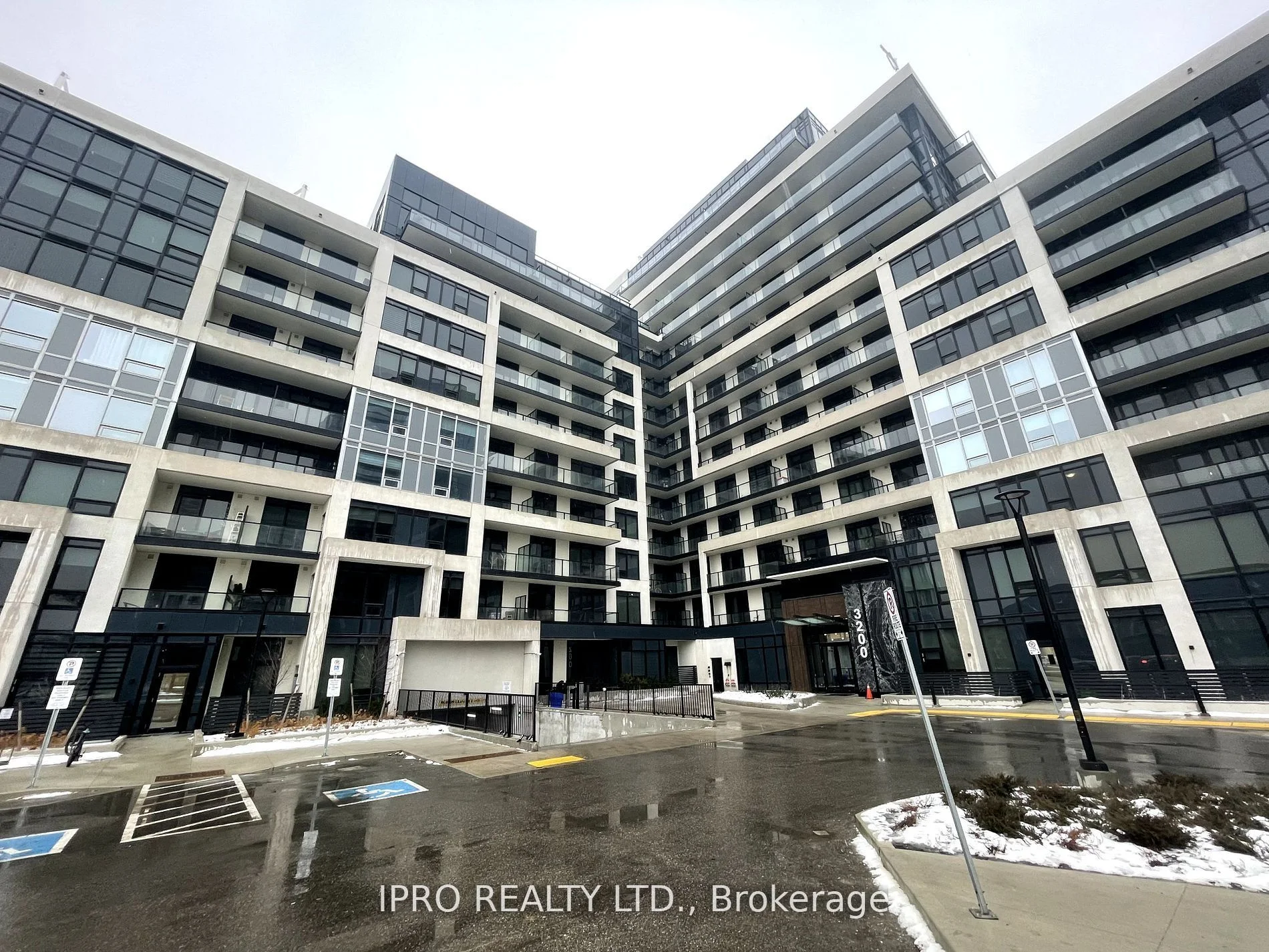 3220 William Coltson Avenue 1016, Oakville, ON L6H 7X9