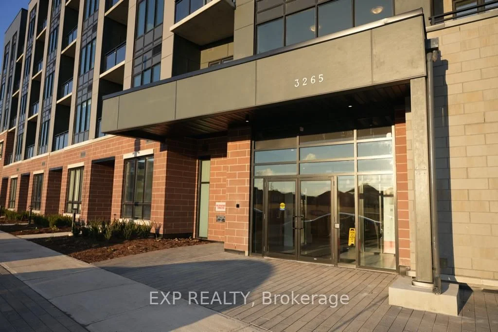 3265 Carding Mill Trail 418, Oakville, ON L6M 0W6