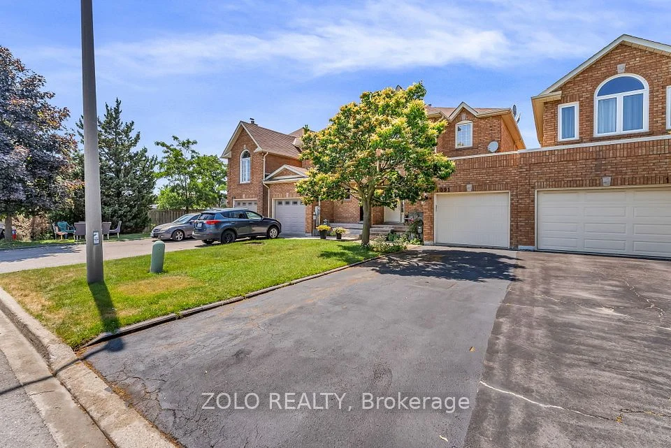 1091 Wilmington Drive, Mississauga, ON L5V 1R5