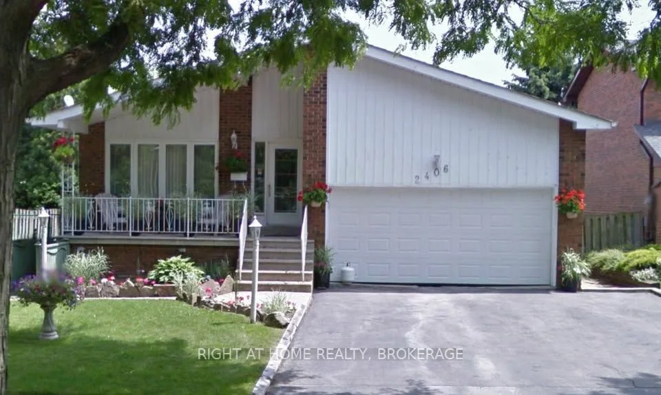 2406 Poplar Crescent, Mississauga, ON L5J 4H3